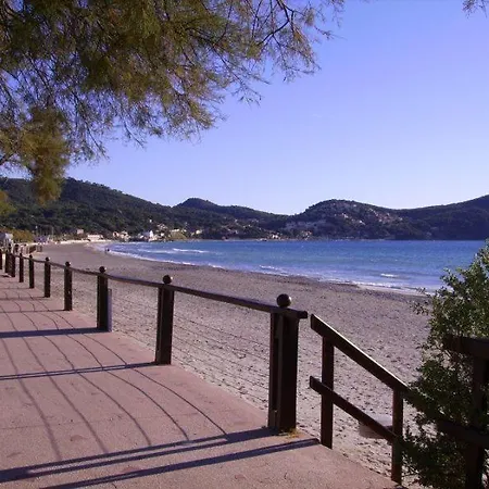 A 2 Pas Des Plages, T3 Avec Grand Jardin - Parking Prive *