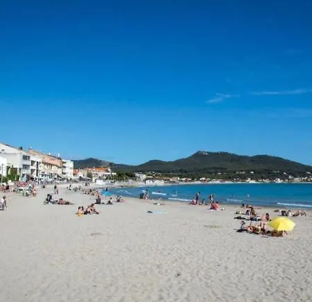 A 2 Pas Des Plages, T3 Avec Grand Jardin - Parking Prive *